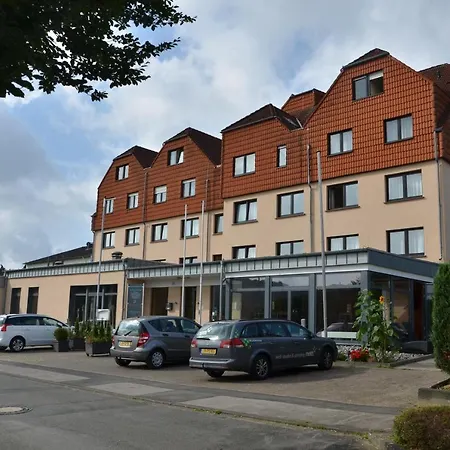 Отель Parkhotel 3*